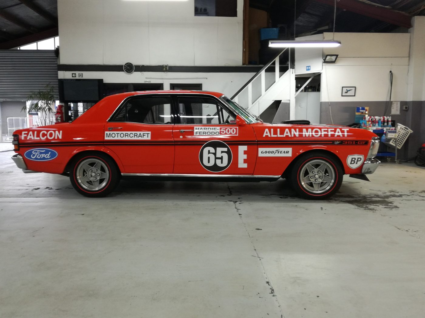 Ford Falcon 9mm Redwalls