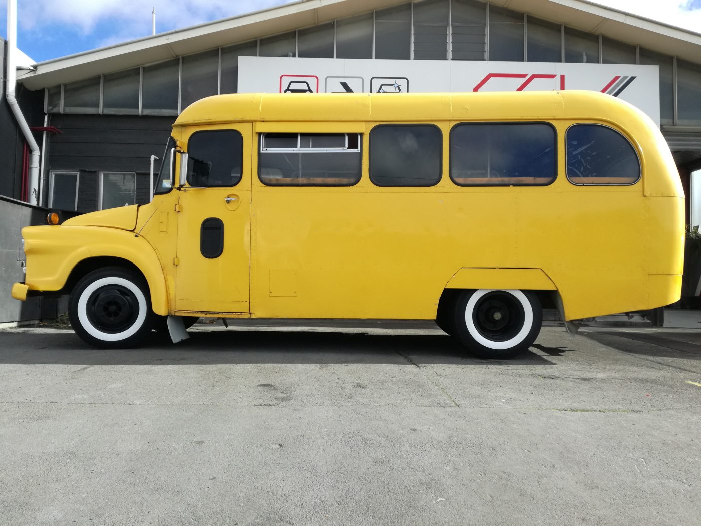 School Bus Customwidth Whitewalls